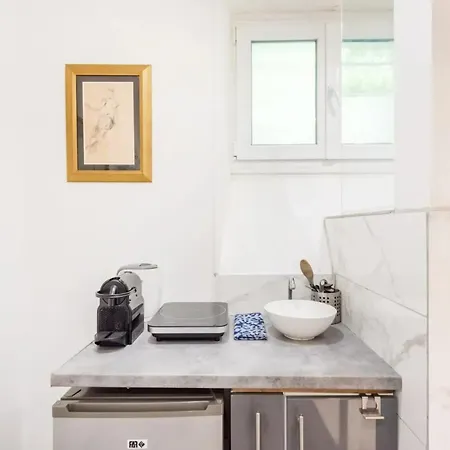 Studio Charmant Dans 12 M² Proche Des Monuments Historiques דירה פריז